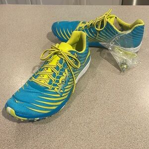 NWT Women’s Hoka EVO XC Spike shoes size 10.5  never worn